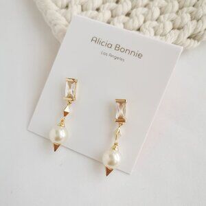 Authentic Alicia Bonnie Lunar Sheen - Gold Pearl Earrings